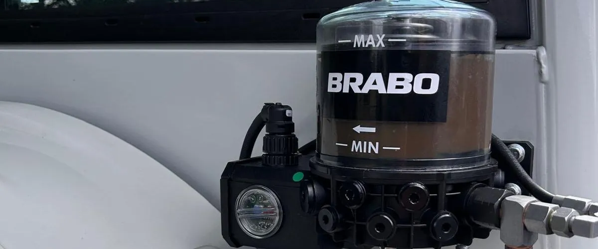 BRABO smeerpomp van een automatisch smeersysteem met transparant reservoir
